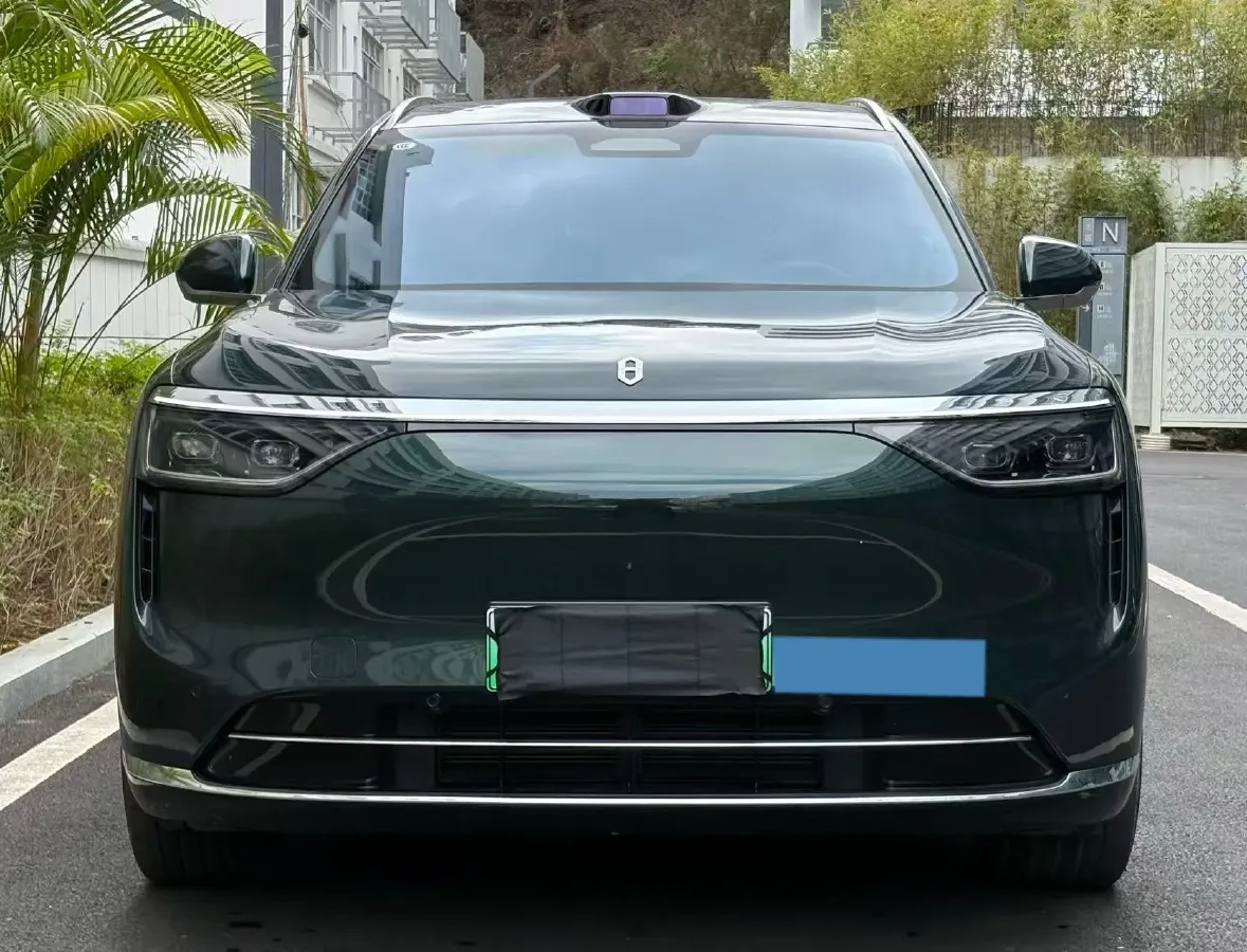 2025 AITO AITO M8 REEV 160HP REEV 53.4KWH,autocango,china used car exporter,china ev exporter,chinese used car exporter,chinese used ev exporter
