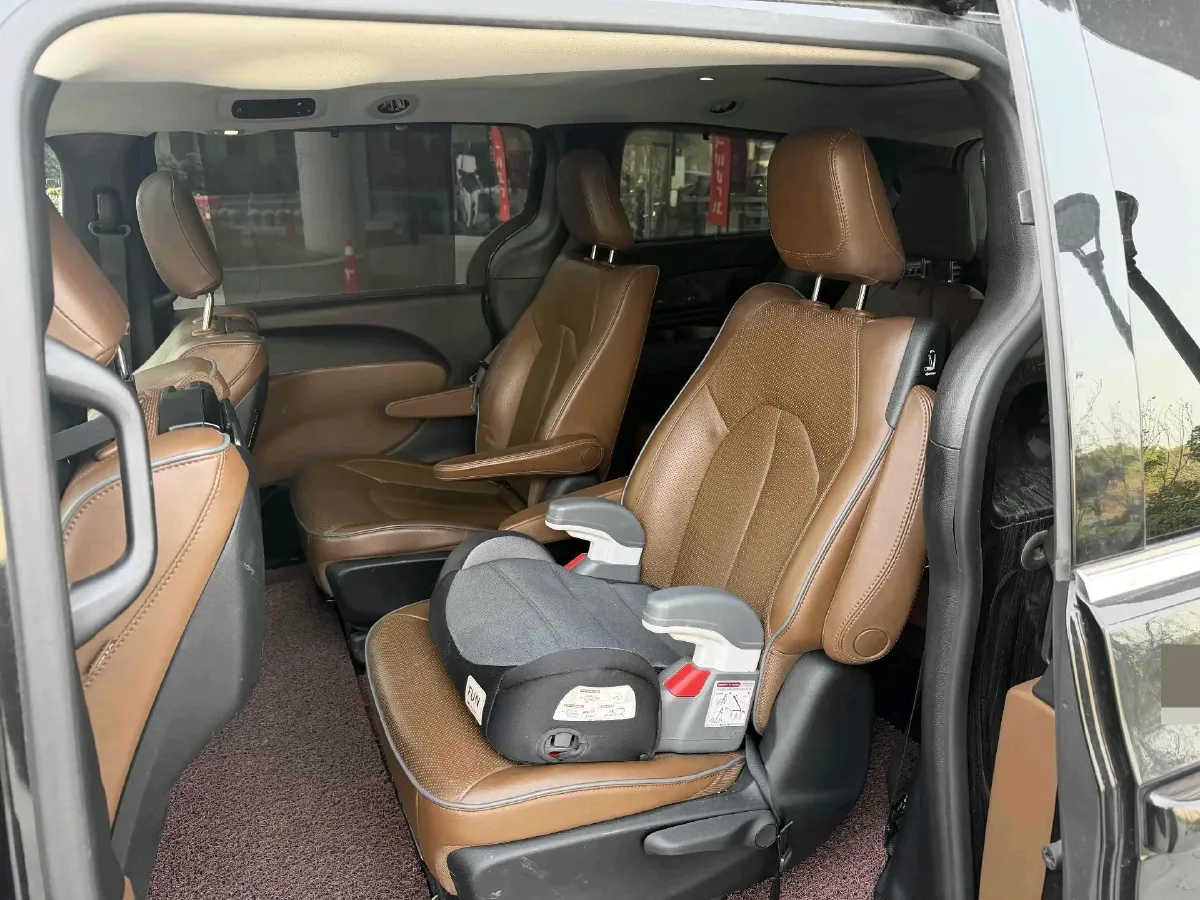 2017 Chrysler Pacifica 3.6L 279HP V6 9AT,autocango,china used car exporter,china ev exporter,chinese used car exporter,chinese used ev exporter