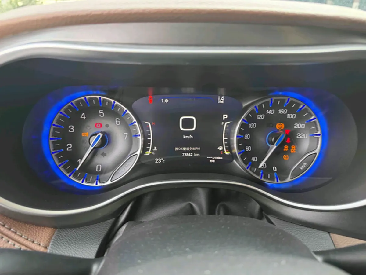 2017 Chrysler Pacifica 3.6L 279HP V6 9AT,autocango,china used car exporter,china ev exporter,chinese used car exporter,chinese used ev exporter