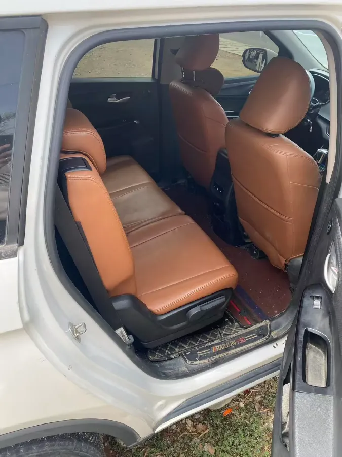 2019 BaoJun 730 1.5T 147HP L4 CVT,autocango,china used car exporter,china ev exporter,chinese used car exporter,chinese used ev exporter