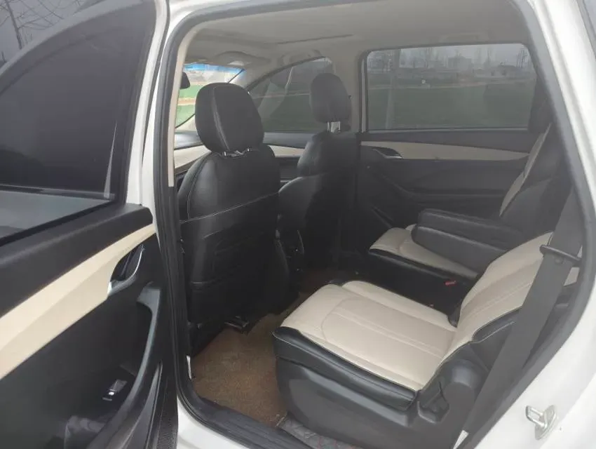 2019 BaoJun 360 1.5L 99HP L4 6MT,autocango,china used car exporter,china ev exporter,chinese used car exporter,chinese used ev exporter