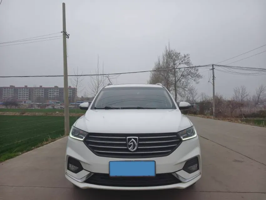 2019 BaoJun 360 1.5L 99HP L4 6MT,autocango,china used car exporter,china ev exporter,chinese used car exporter,chinese used ev exporter