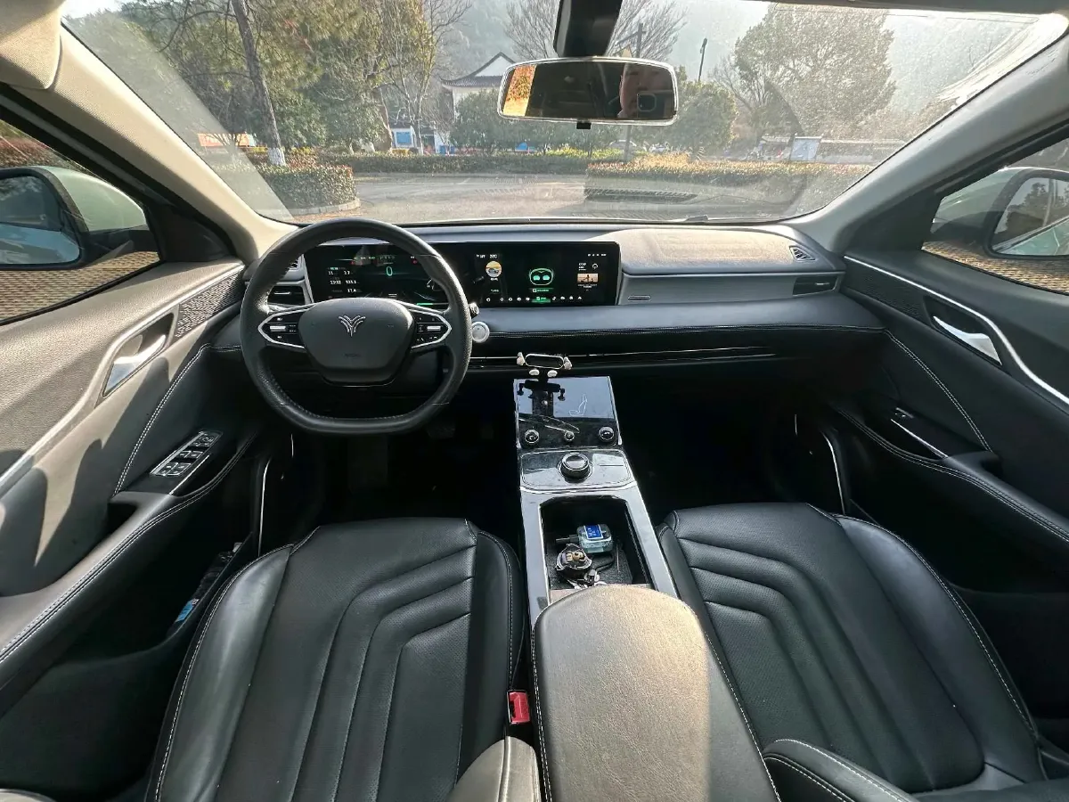 2022 Venucia Grand V 1.5T 190HP L4 7DCT,autocango,china used car exporter,china ev exporter,chinese used car exporter,chinese used ev exporter