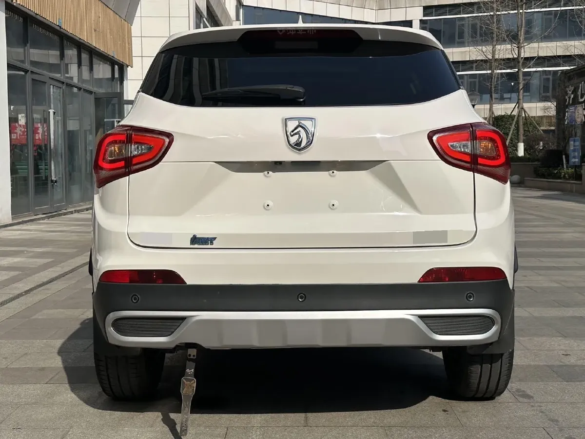 2017 HaiMa S5 Young Edition 1.6L 122HP L4 5MT,autocango,china used car exporter,china ev exporter,chinese used car exporter,chinese used ev exporter