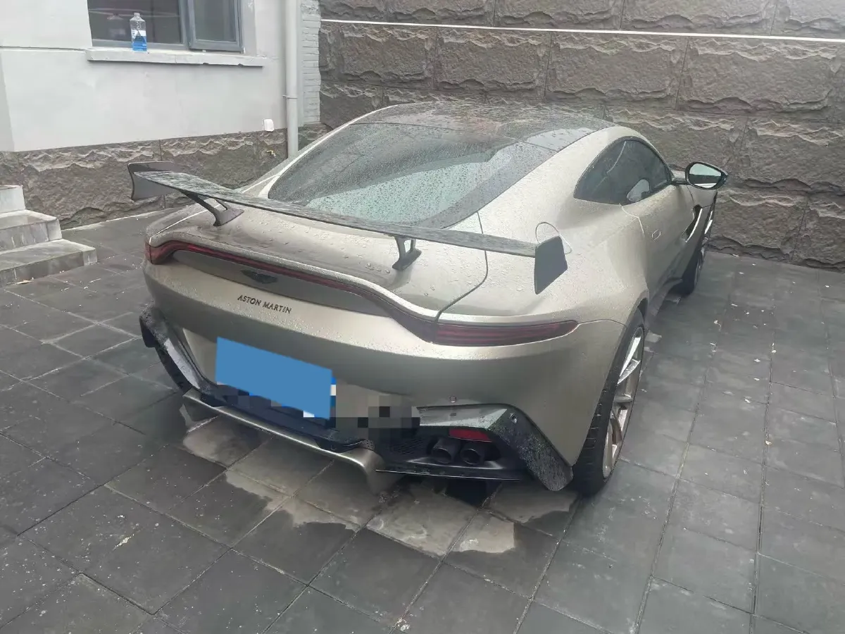 2023 Aston Martin V8 Vantage 4.0T 510HP V8 8AT,autocango,china used car exporter,china ev exporter,chinese used car exporter,chinese used ev exporter