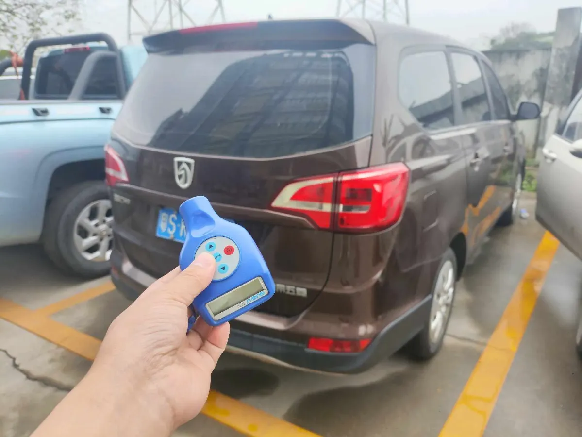 2019 BaoJun 730 1.5L 105HP L4 6MT,autocango,china used car exporter,china ev exporter,chinese used car exporter,chinese used ev exporter