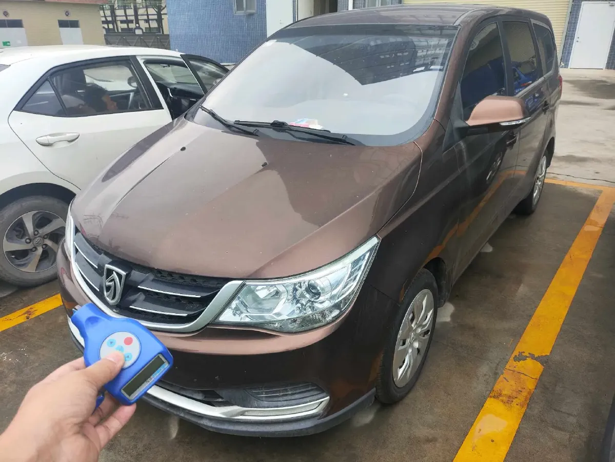 2019 BaoJun 730 1.5L 105HP L4 6MT,autocango,china used car exporter,china ev exporter,chinese used car exporter,chinese used ev exporter