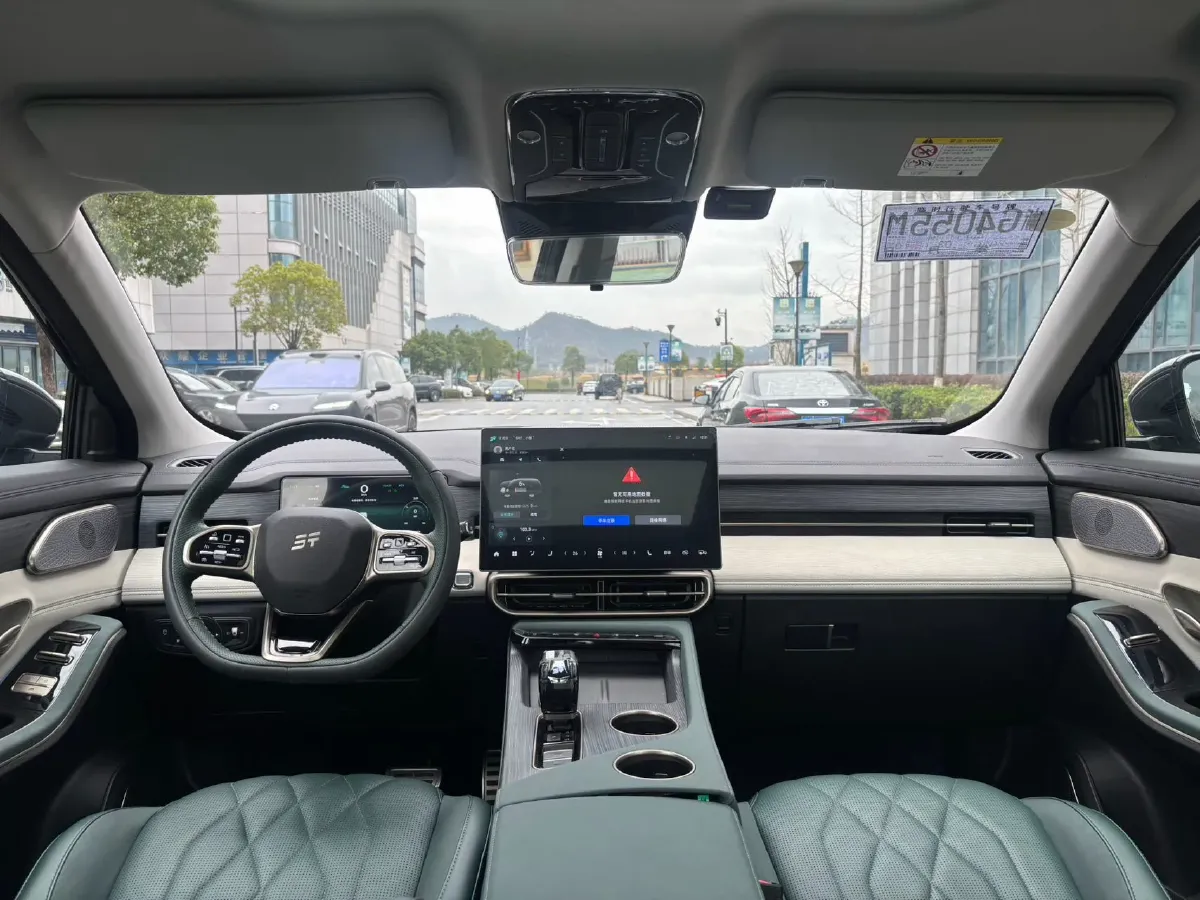 2023 Jetour Traveller 2.0T 254HP L4 7DCT,autocango,china used car exporter,china ev exporter,chinese used car exporter,chinese used ev exporter