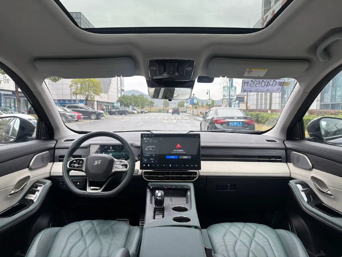 2023 Jetour Traveller 2.0T 254HP L4 7DCT,autocango,china used car exporter,china ev exporter,chinese used car exporter,chinese used ev exporter