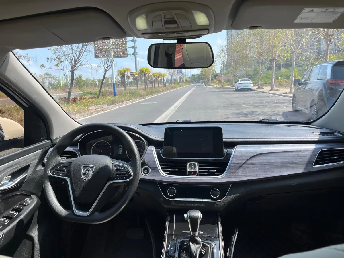 2019 BaoJun 730 1.5T 151HP L4 CVT,autocango,china used car exporter,china ev exporter,chinese used car exporter,chinese used ev exporter