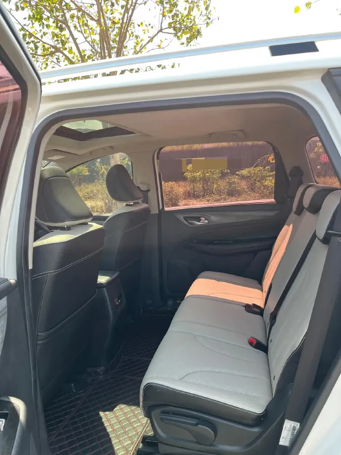 2019 BaoJun 730 1.5T 151HP L4 CVT,autocango,china used car exporter,china ev exporter,chinese used car exporter,chinese used ev exporter