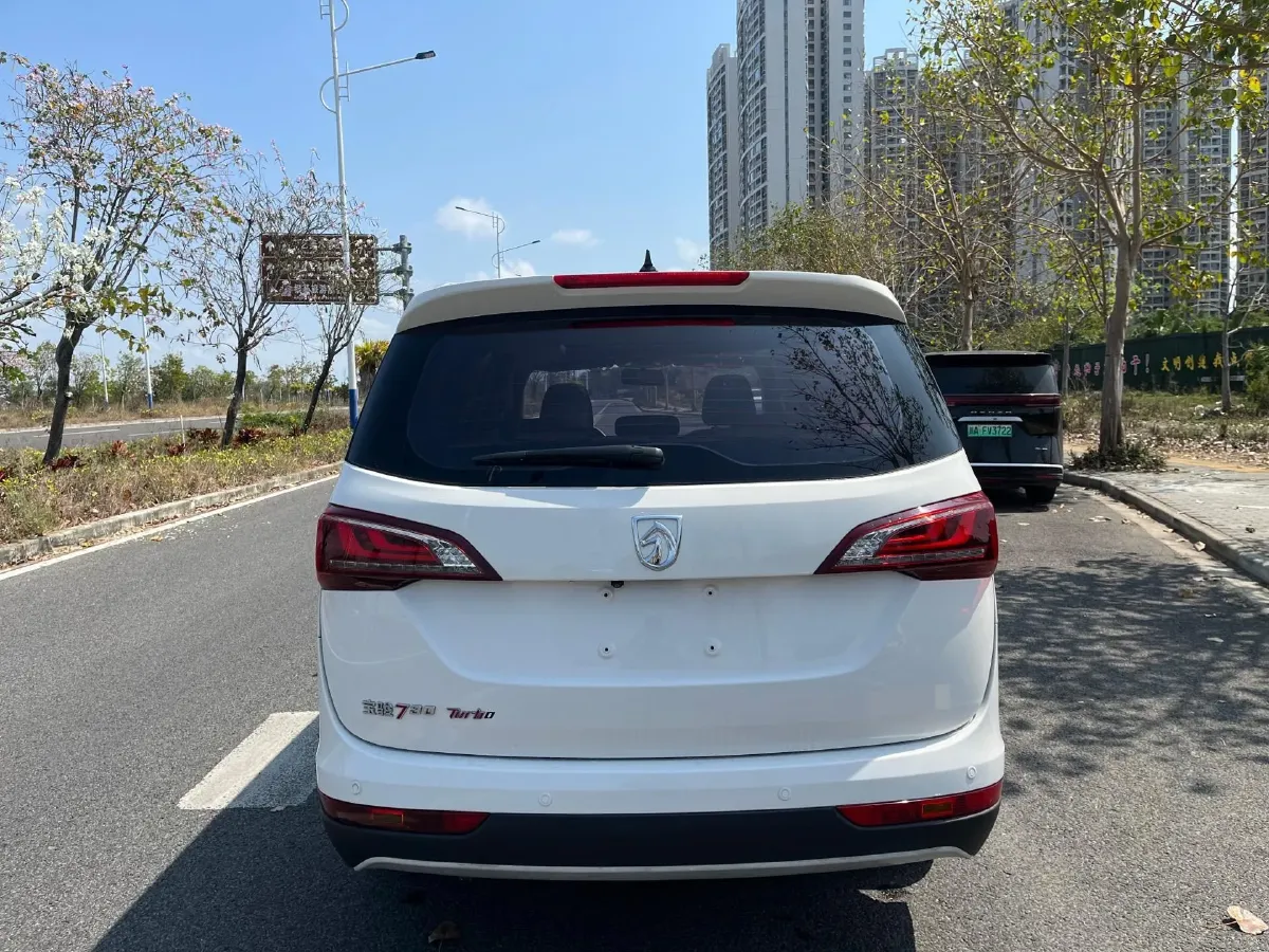 2019 BaoJun 730 1.5T 151HP L4 CVT,autocango,china used car exporter,china ev exporter,chinese used car exporter,chinese used ev exporter