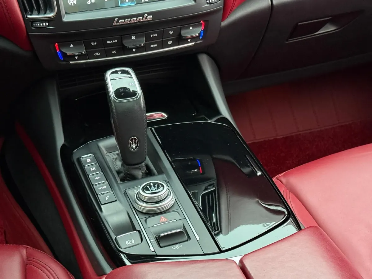 2018 Maserati Levante 3.0T 350HP V6 8AT,autocango,china used car exporter,china ev exporter,chinese used car exporter,chinese used ev exporter