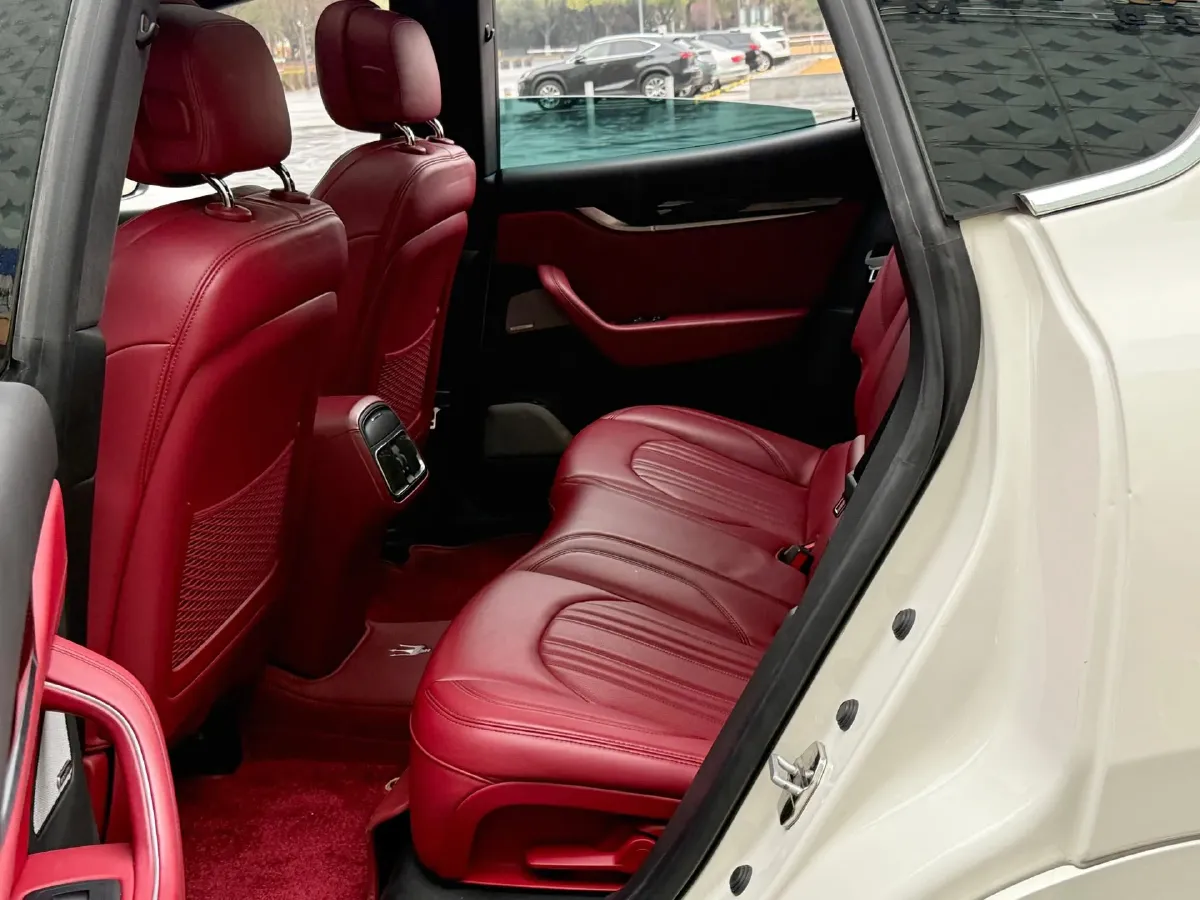 2018 Maserati Levante 3.0T 350HP V6 8AT,autocango,china used car exporter,china ev exporter,chinese used car exporter,chinese used ev exporter