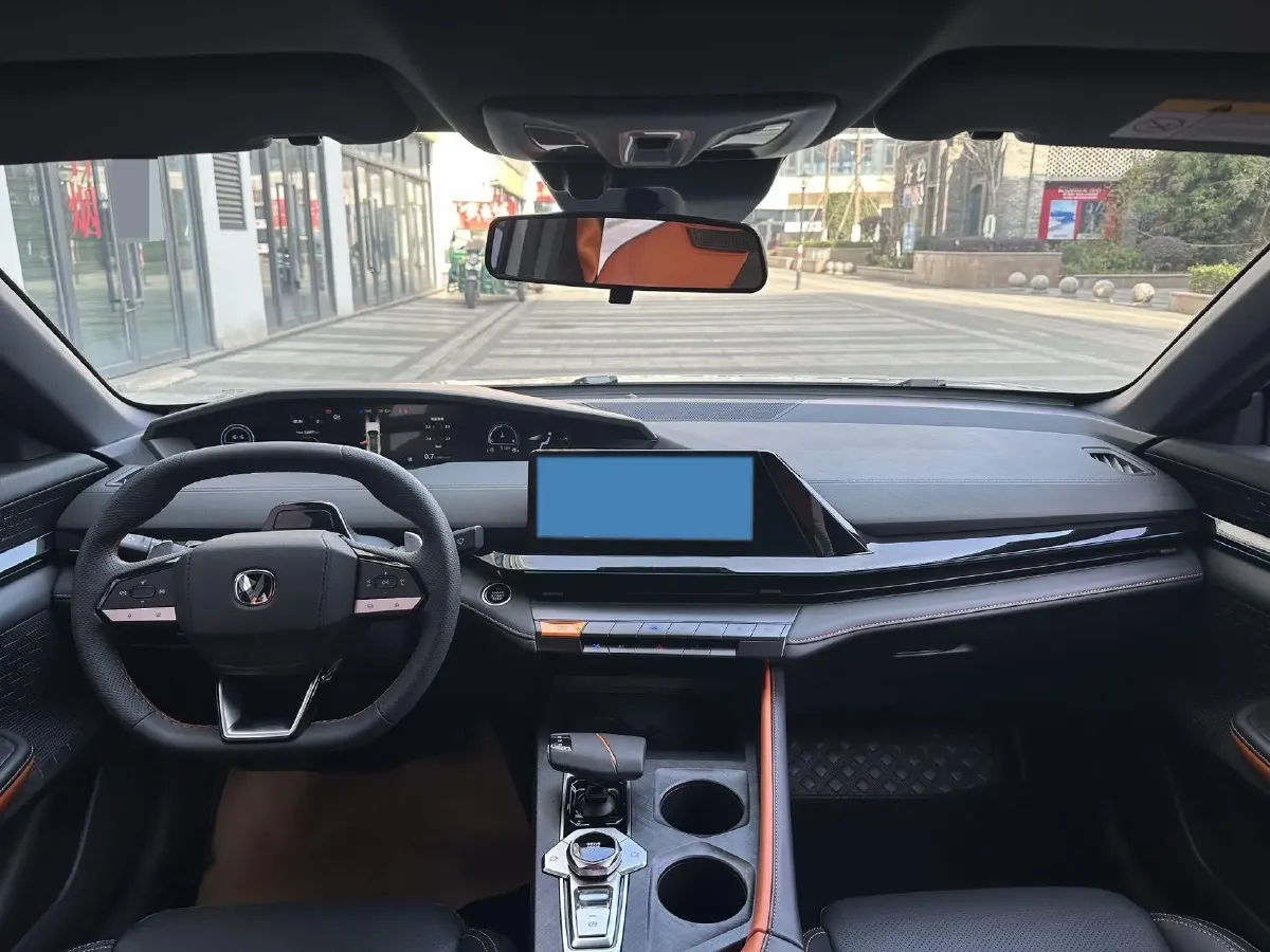 2022 ChangAn UNI-V 1.5T 188HP L4 7DCT,autocango,china used car exporter,china ev exporter,chinese used car exporter,chinese used ev exporter