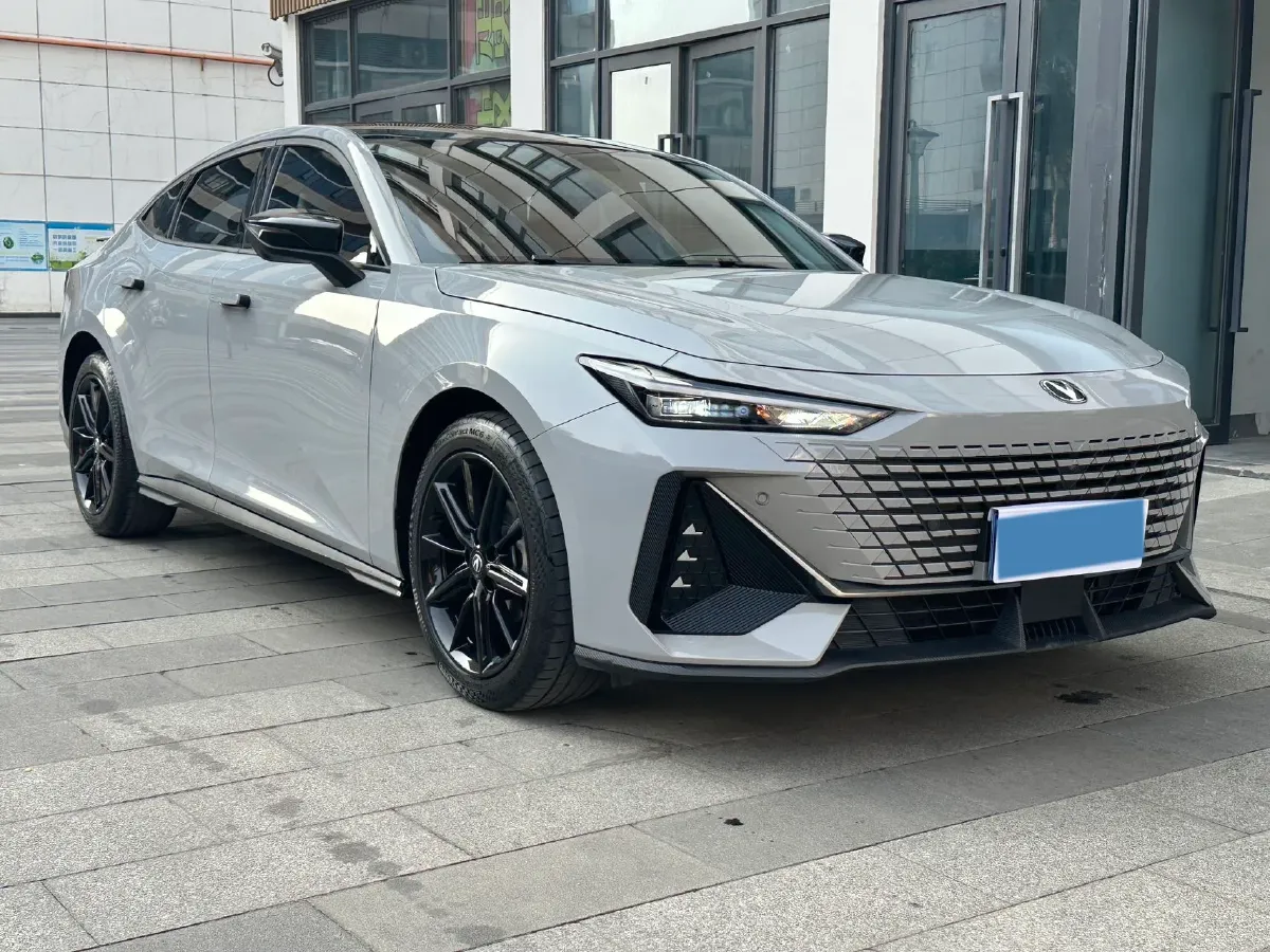 2022 ChangAn UNI-V 1.5T 188HP L4 7DCT,autocango,china used car exporter,china ev exporter,chinese used car exporter,chinese used ev exporter