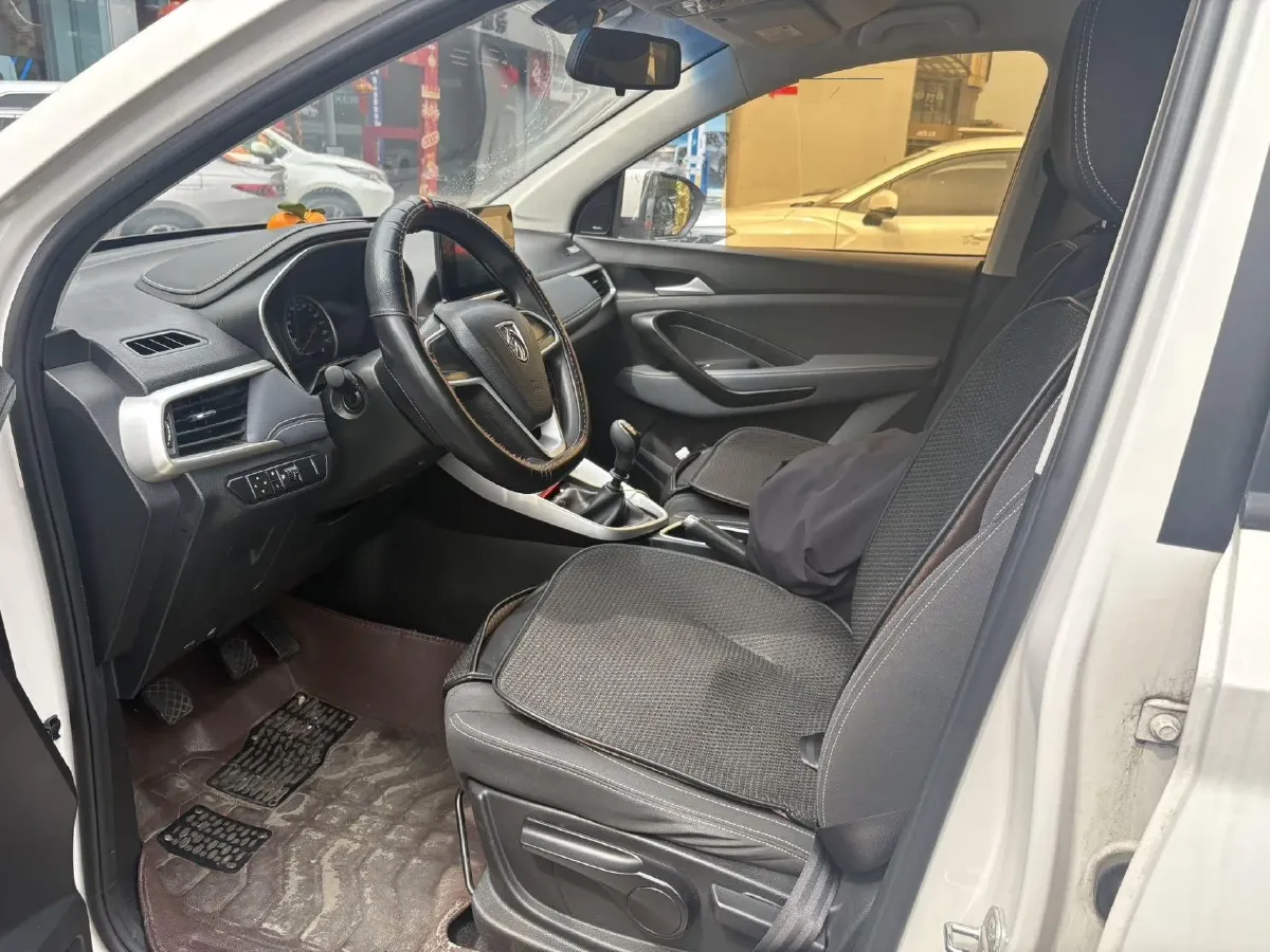 2018 BaoJun 530 1.5T 150HP L4 6MT,autocango,china used car exporter,china ev exporter,chinese used car exporter,chinese used ev exporter