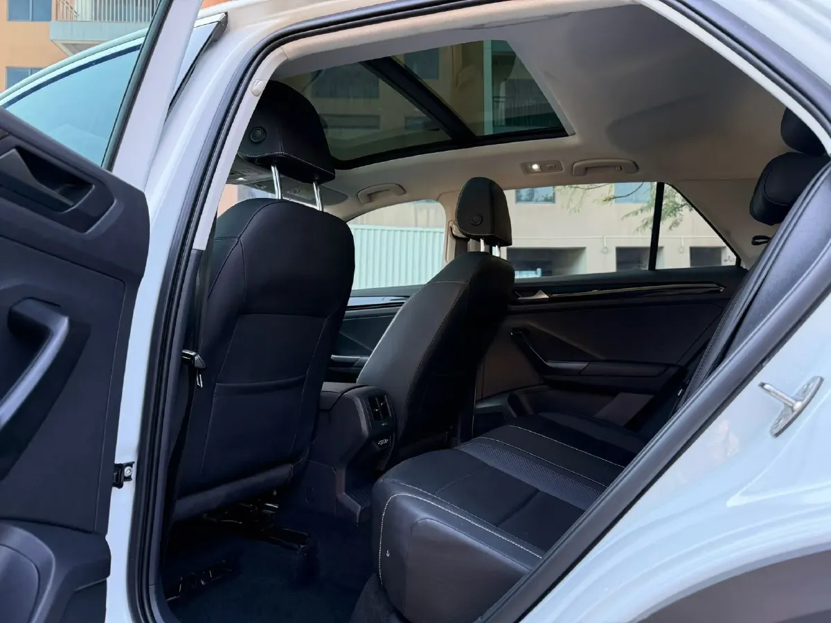 2019 Volkswagen T-Roc 1.4T 150HP L4 7DCT,autocango,china used car exporter,china ev exporter,chinese used car exporter,chinese used ev exporter