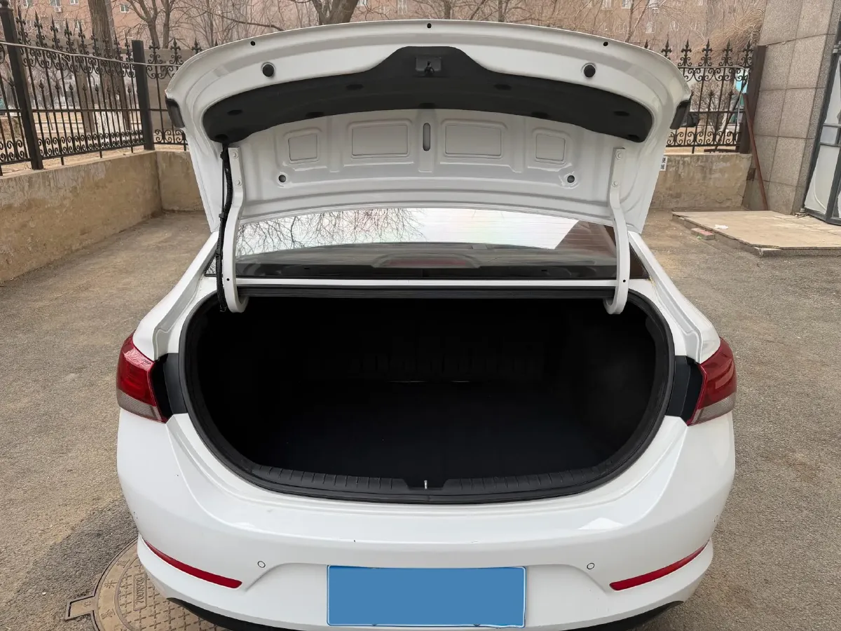 2016 Hyundai Verna 1.4L 100HP L4 6MT,autocango,china used car exporter,china ev exporter,chinese used car exporter,chinese used ev exporter