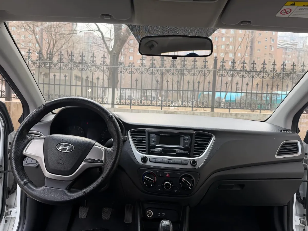 2016 Hyundai Verna 1.4L 100HP L4 6MT,autocango,china used car exporter,china ev exporter,chinese used car exporter,chinese used ev exporter