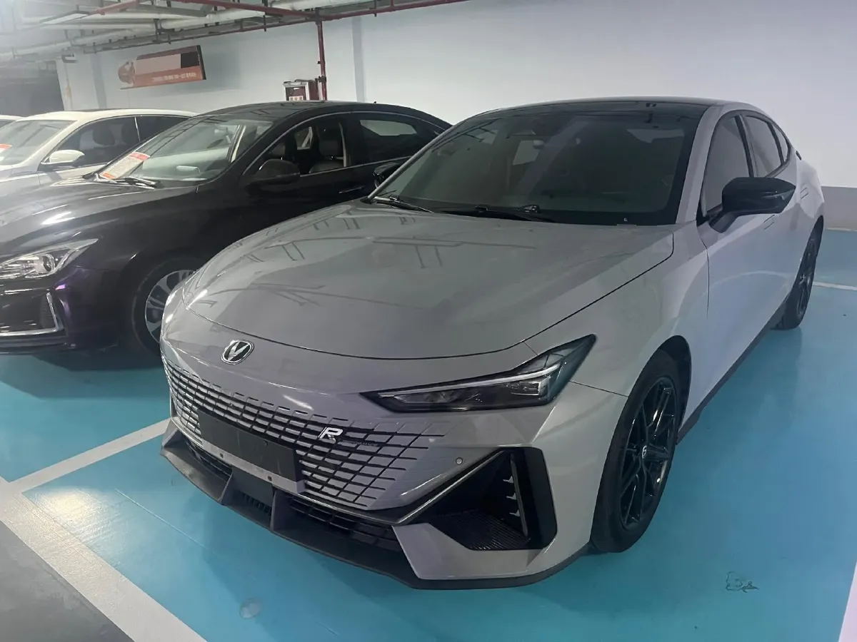 2024 ChangAn UNI-V 1.5T 188HP L4 7DCT,autocango,china used car exporter,china ev exporter,chinese used car exporter,chinese used ev exporter