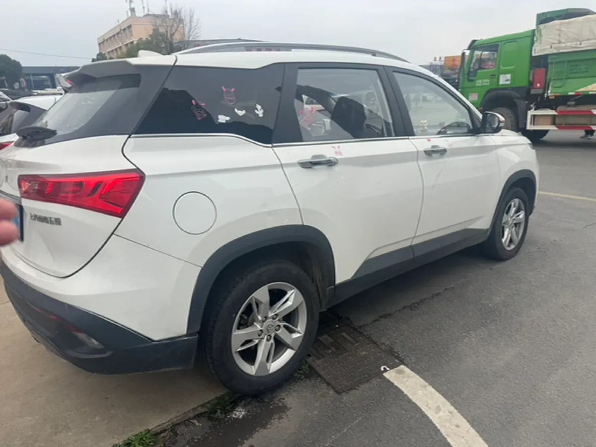 2018 BaoJun 530 1.5T 150HP L4 6MT,autocango,china used car exporter,china ev exporter,chinese used car exporter,chinese used ev exporter