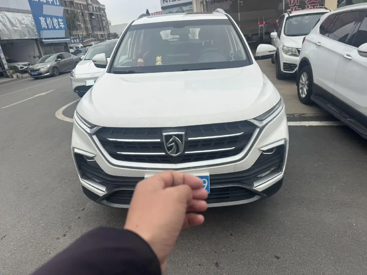 2018 BaoJun 530 1.5T 150HP L4 6MT,autocango,china used car exporter,china ev exporter,chinese used car exporter,chinese used ev exporter