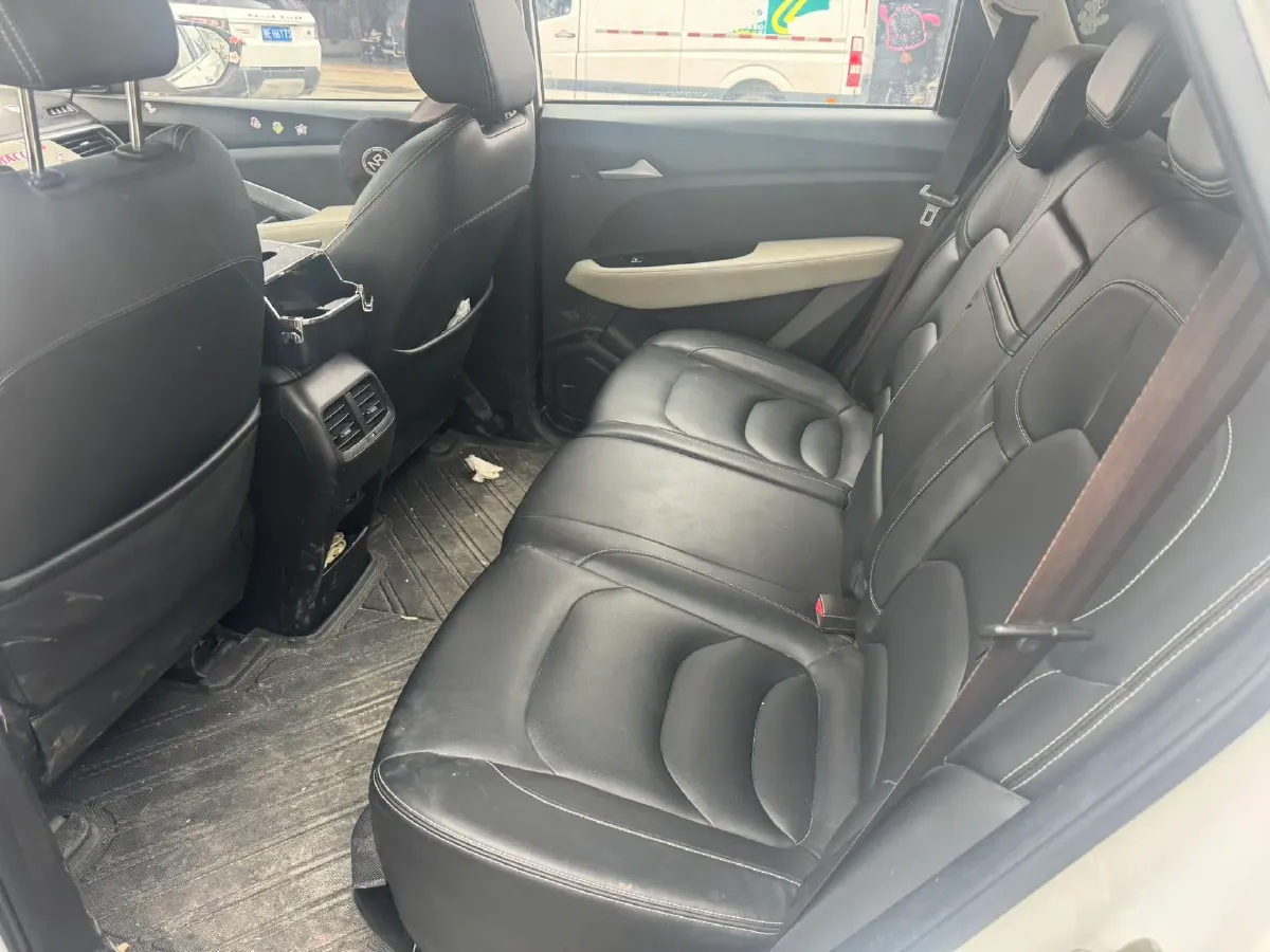 2018 BaoJun 530 1.5T 150HP L4 6MT,autocango,china used car exporter,china ev exporter,chinese used car exporter,chinese used ev exporter