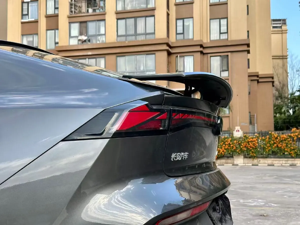 2022 ChangAn UNI-V 1.5T 188HP L4 7DCT,autocango,china used car exporter,china ev exporter,chinese used car exporter,chinese used ev exporter