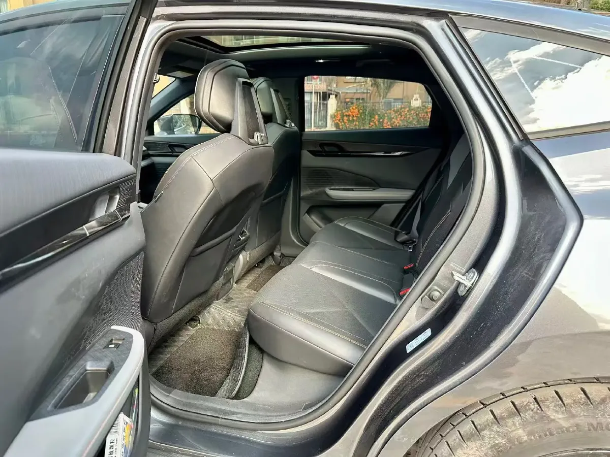 2022 ChangAn UNI-V 1.5T 188HP L4 7DCT,autocango,china used car exporter,china ev exporter,chinese used car exporter,chinese used ev exporter