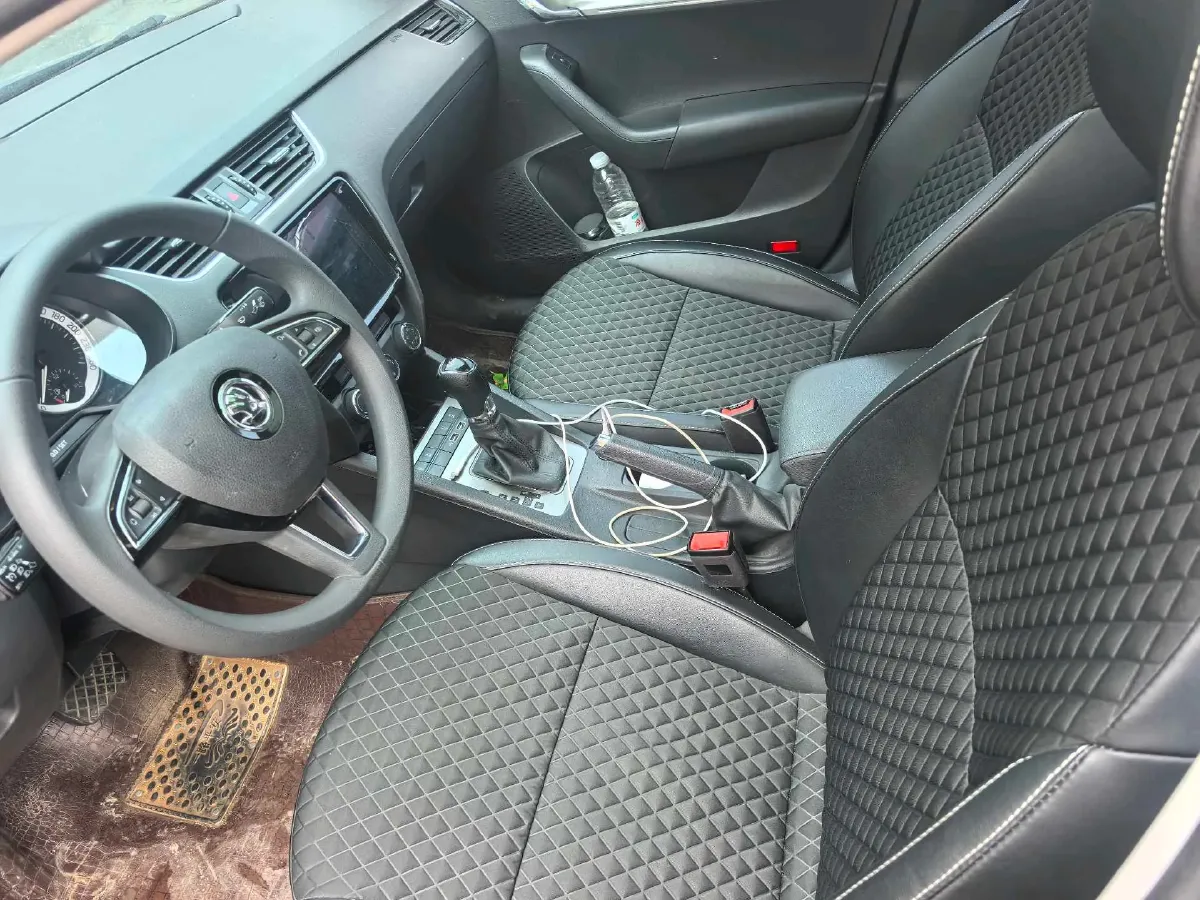 2019 Skoda Octavia 1.2T 116HP L4 7DCT,autocango,china used car exporter,china ev exporter,chinese used car exporter,chinese used ev exporter