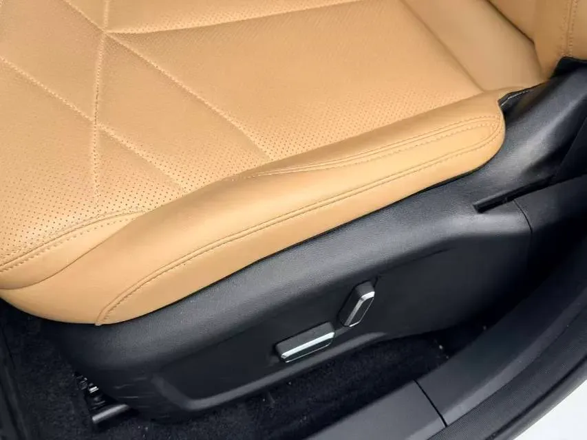 2024 Geely Galaxy L6 1.5T 163HP L4 3DHT PHEV,autocango,china used car exporter,china ev exporter,chinese used car exporter,chinese used ev exporter