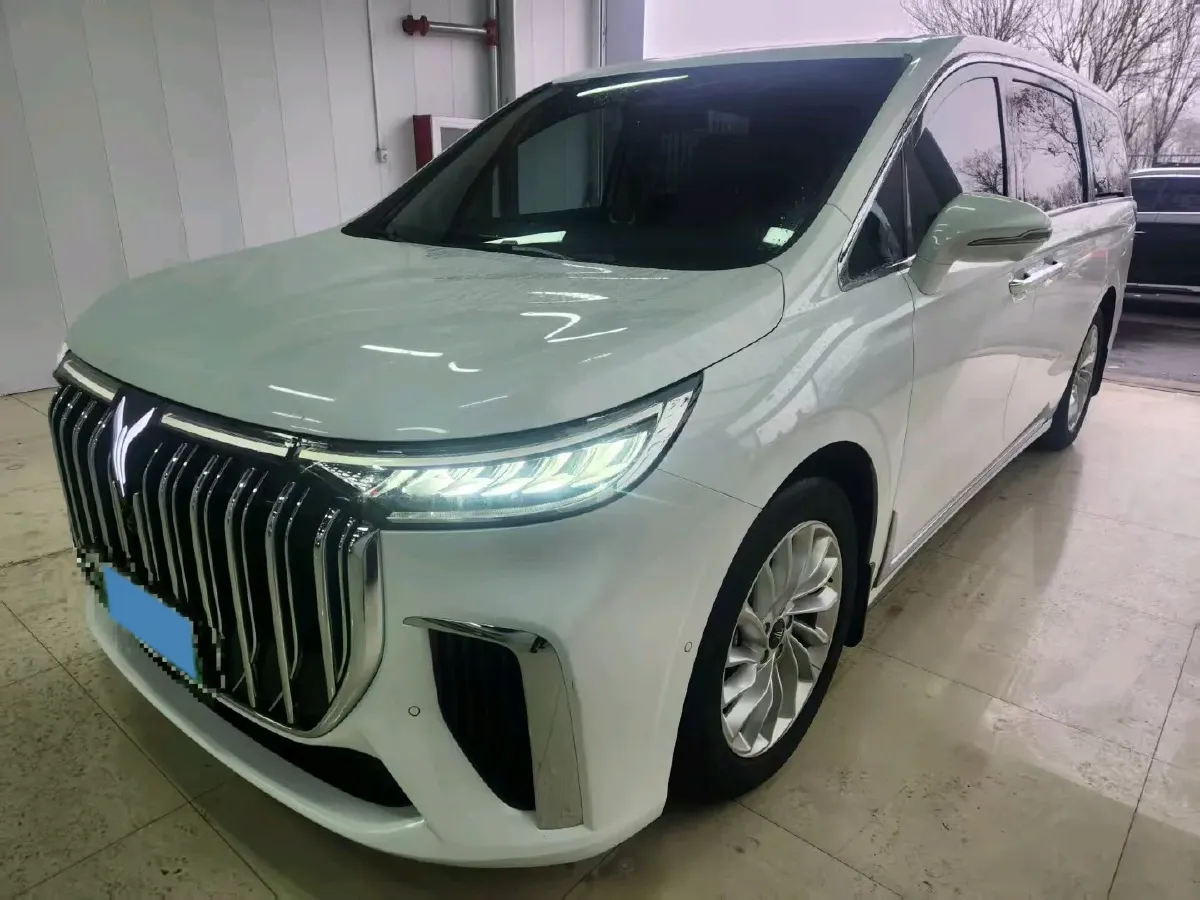 2024 Voyah Dream 1.5T 150HP L4 PHEV 43KWH,autocango,china used car exporter,china ev exporter,chinese used car exporter,chinese used ev exporter