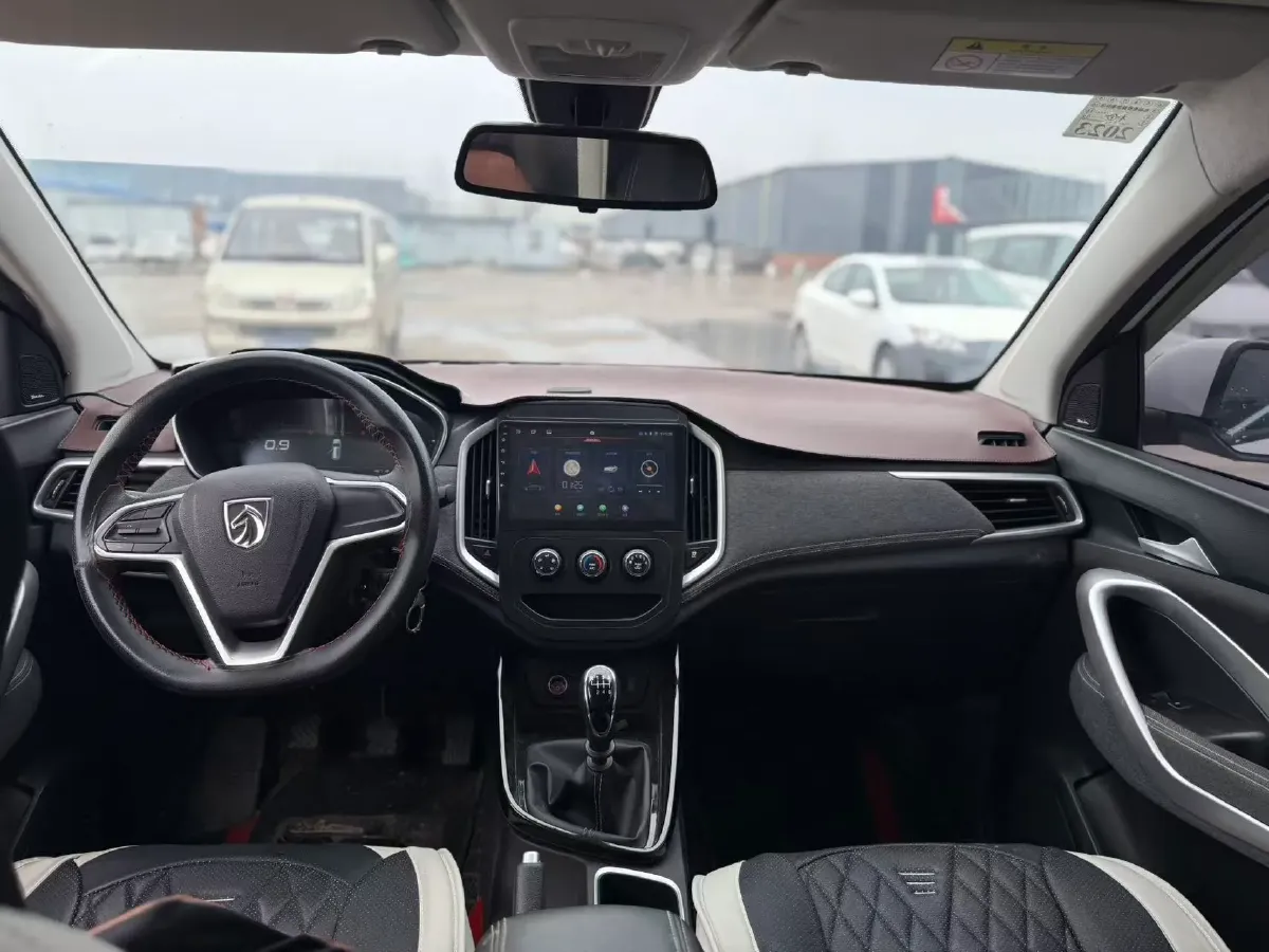 2020 BaoJun 530 1.5T 147HP L4 6MT,autocango,china used car exporter,china ev exporter,chinese used car exporter,chinese used ev exporter