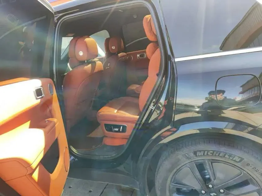 2024 Volvo S60 2.0T 197HP L4 7DCT,autocango,china used car exporter,china ev exporter,chinese used car exporter,chinese used ev exporter