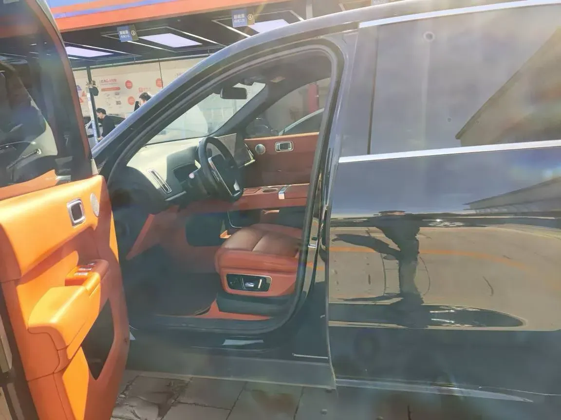 2024 Volvo S60 2.0T 197HP L4 7DCT,autocango,china used car exporter,china ev exporter,chinese used car exporter,chinese used ev exporter