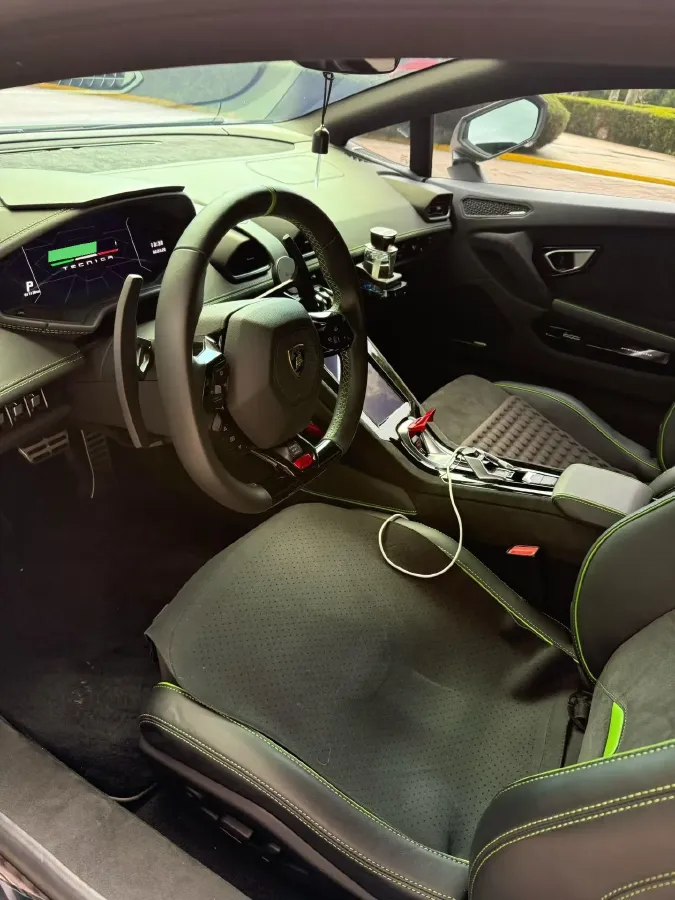 2023 Lamborghini Huracán 5.2L 640HP V10 7DCT,autocango,china used car exporter,china ev exporter,chinese used car exporter,chinese used ev exporter