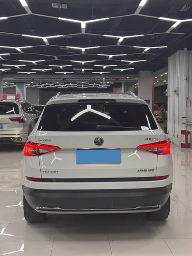 2019 Skoda Superb 2.0T 220HP L4 7DCT,autocango,china used car exporter,china ev exporter,chinese used car exporter,chinese used ev exporter