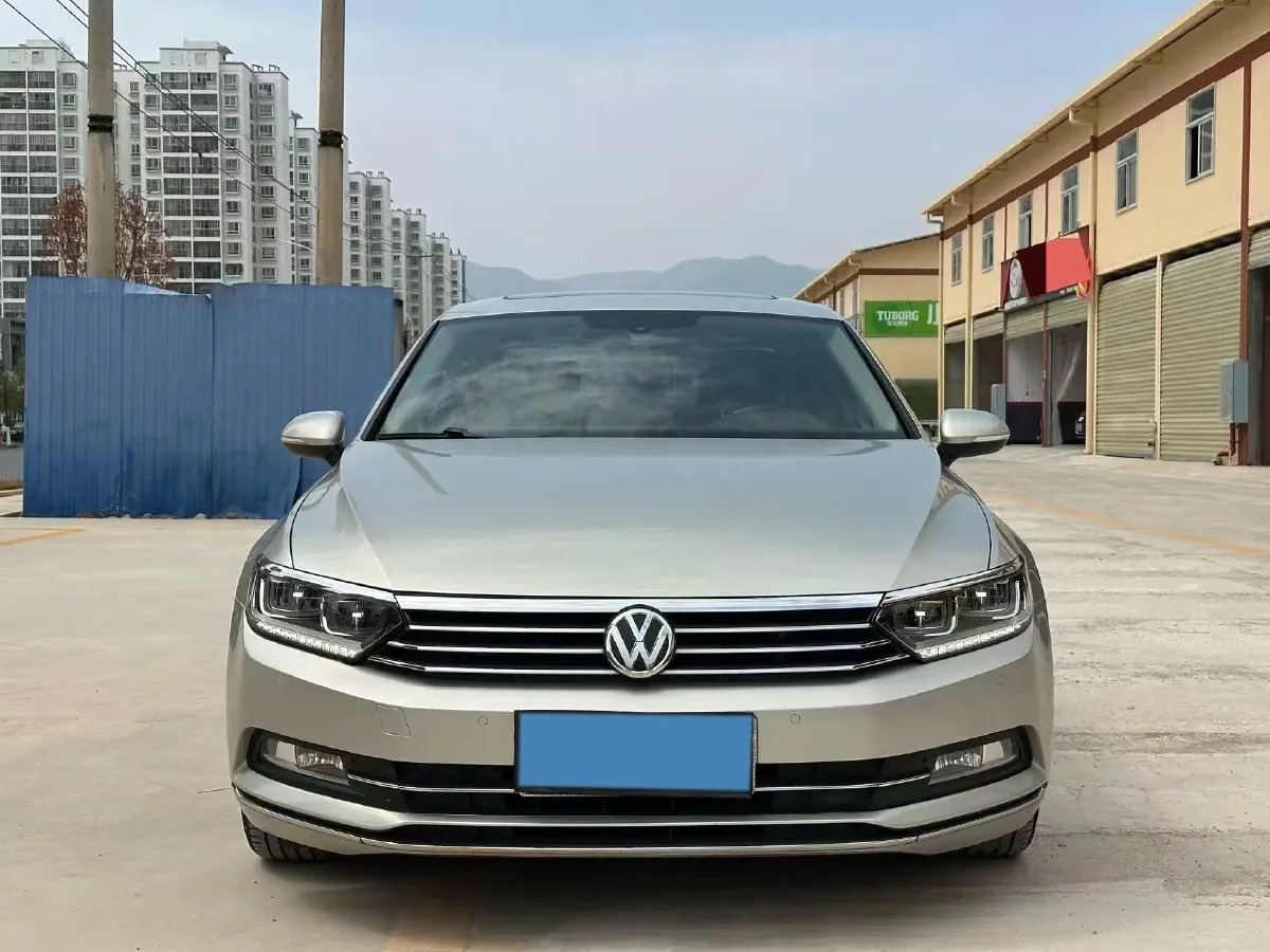 2018 Volkswagen Magotan 1.8T 180HP L4 7DCT,autocango,china used car exporter,china ev exporter,chinese used car exporter,chinese used ev exporter