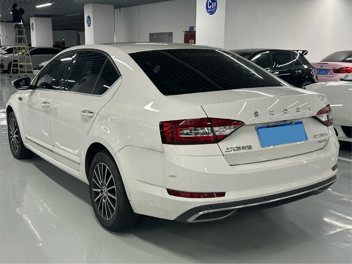 2019 Skoda Octavia 1.2T 116HP L4 7DCT,autocango,china used car exporter,china ev exporter,chinese used car exporter,chinese used ev exporter
