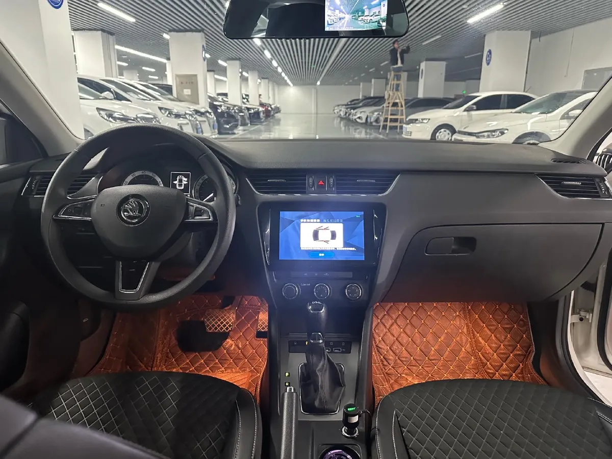 2019 Skoda Octavia 1.2T 116HP L4 7DCT,autocango,china used car exporter,china ev exporter,chinese used car exporter,chinese used ev exporter