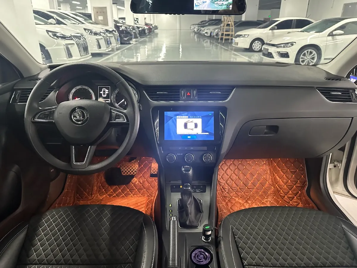 2019 Skoda Octavia 1.2T 116HP L4 7DCT,autocango,china used car exporter,china ev exporter,chinese used car exporter,chinese used ev exporter