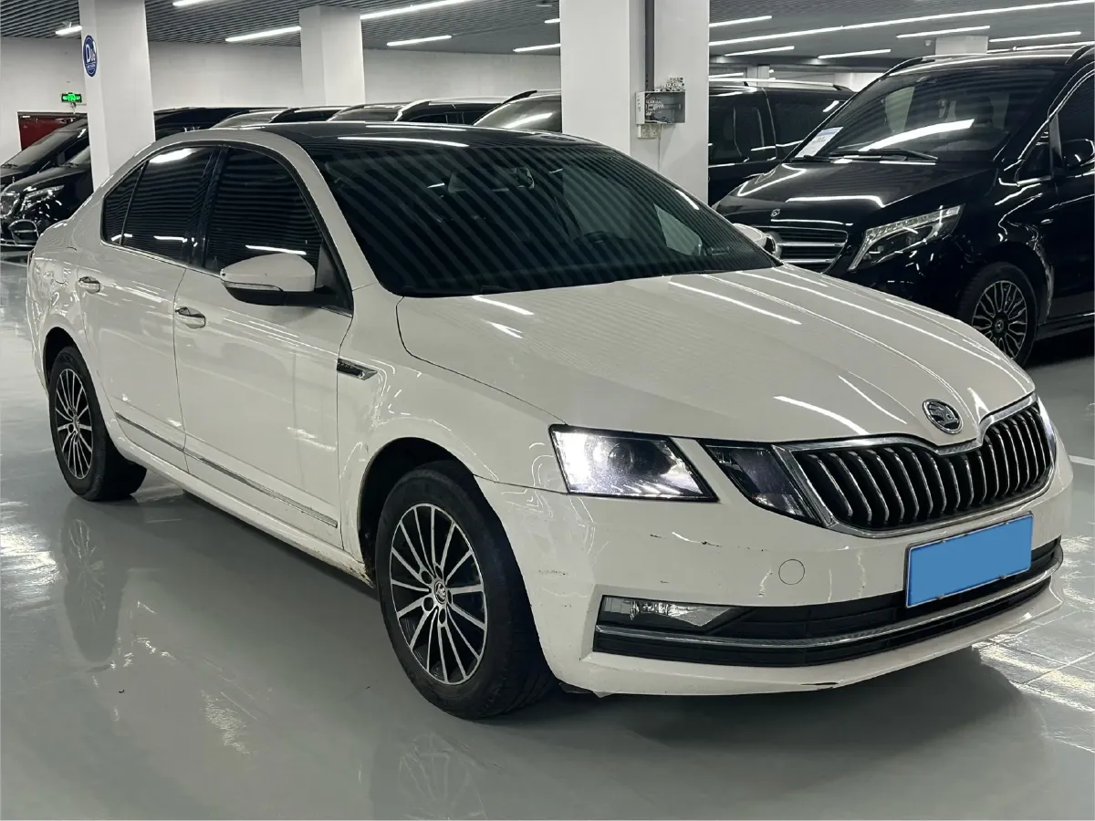 2019 Skoda Octavia 1.2T 116HP L4 7DCT,autocango,china used car exporter,china ev exporter,chinese used car exporter,chinese used ev exporter