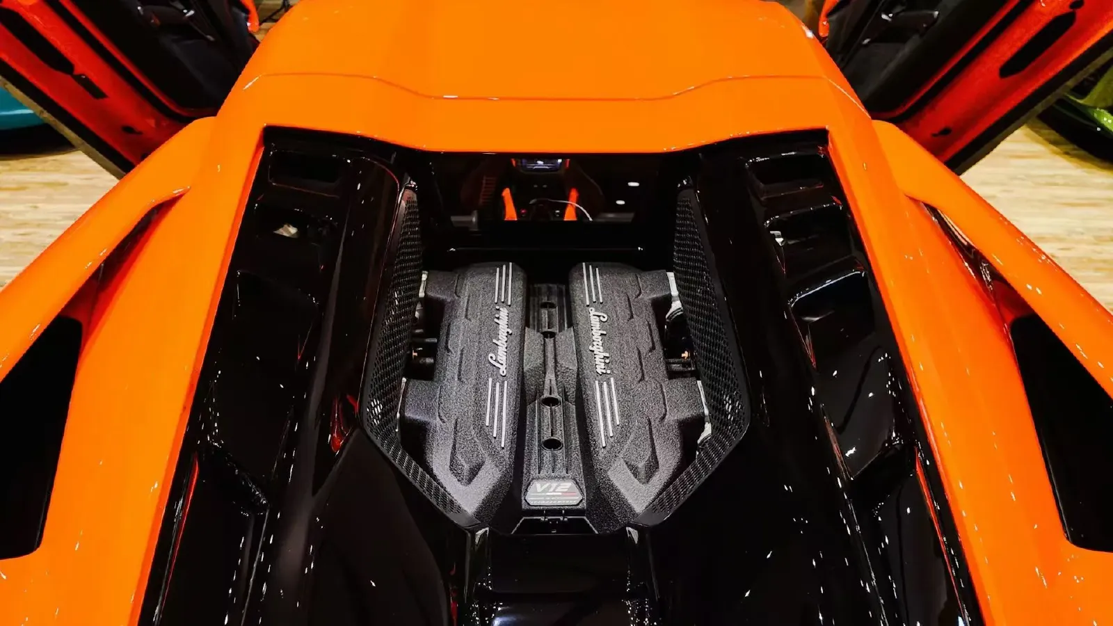 2023 Lamborghini Revuelto 6.5L 826HP V12 8DCT PHEV 3.8KWH,autocango,china used car exporter,china ev exporter,chinese used car exporter,chinese used ev exporter