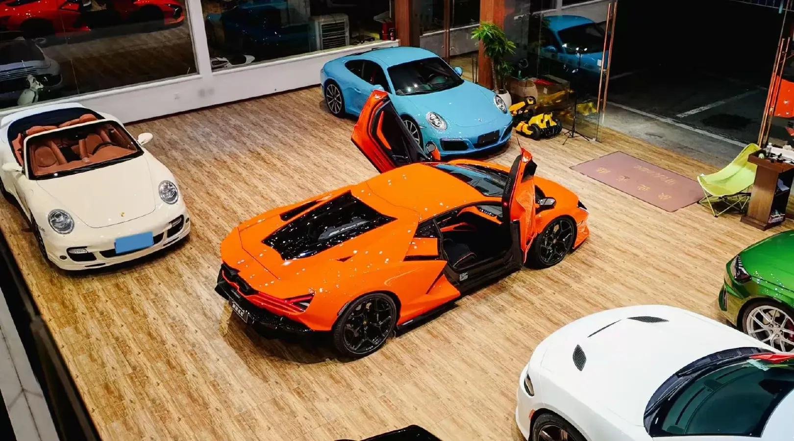 2023 Lamborghini Revuelto 6.5L 826HP V12 8DCT PHEV 3.8KWH,autocango,china used car exporter,china ev exporter,chinese used car exporter,chinese used ev exporter