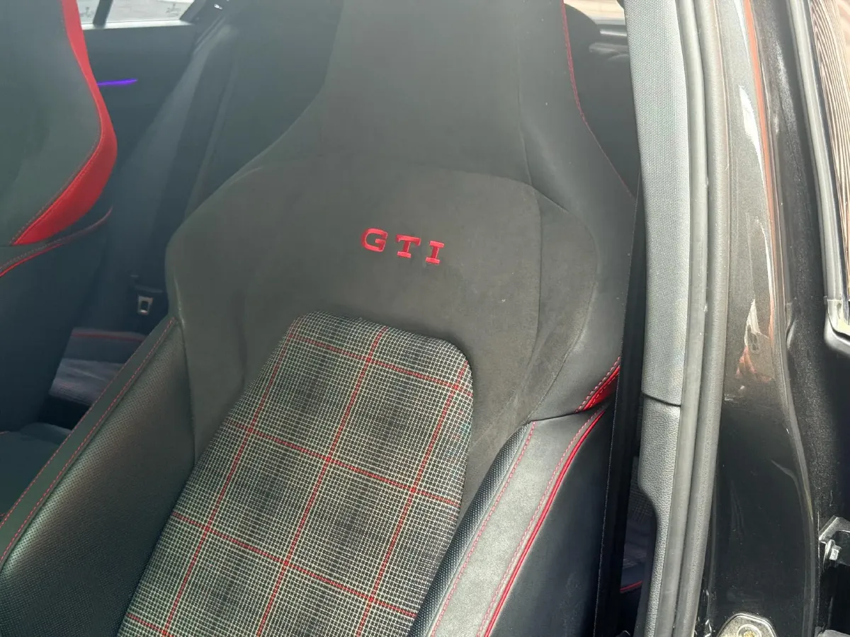 2021 Volkswagen GolfGTI 2.0T 220HP L4 7DCT,autocango,china used car exporter,china ev exporter,chinese used car exporter,chinese used ev exporter