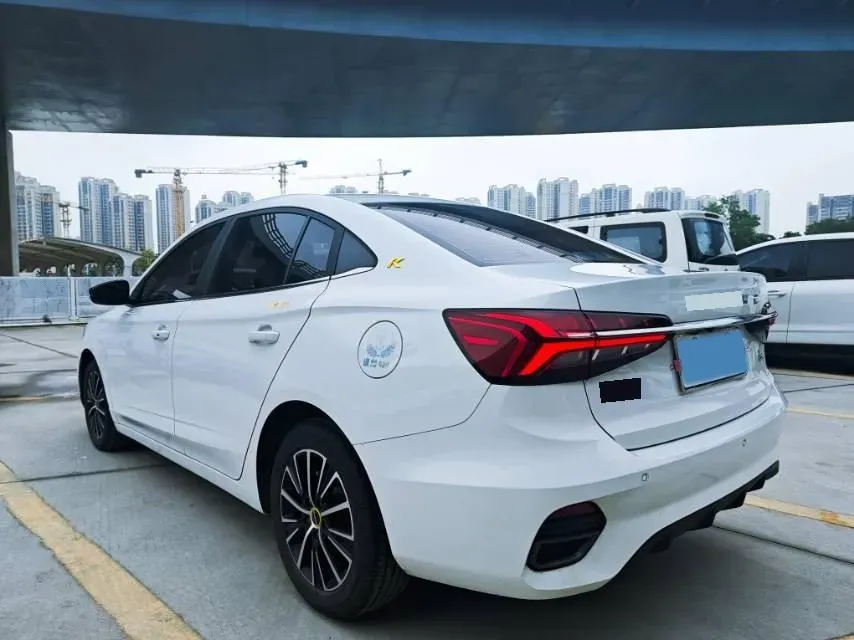 2021 Roewe i5 1.5L 120HP L4 5MT,autocango,china used car exporter,china ev exporter,chinese used car exporter,chinese used ev exporter