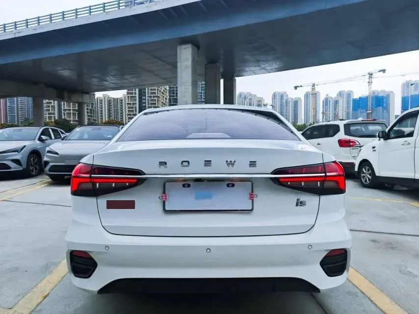 2021 Roewe i5 1.5L 120HP L4 5MT,autocango,china used car exporter,china ev exporter,chinese used car exporter,chinese used ev exporter