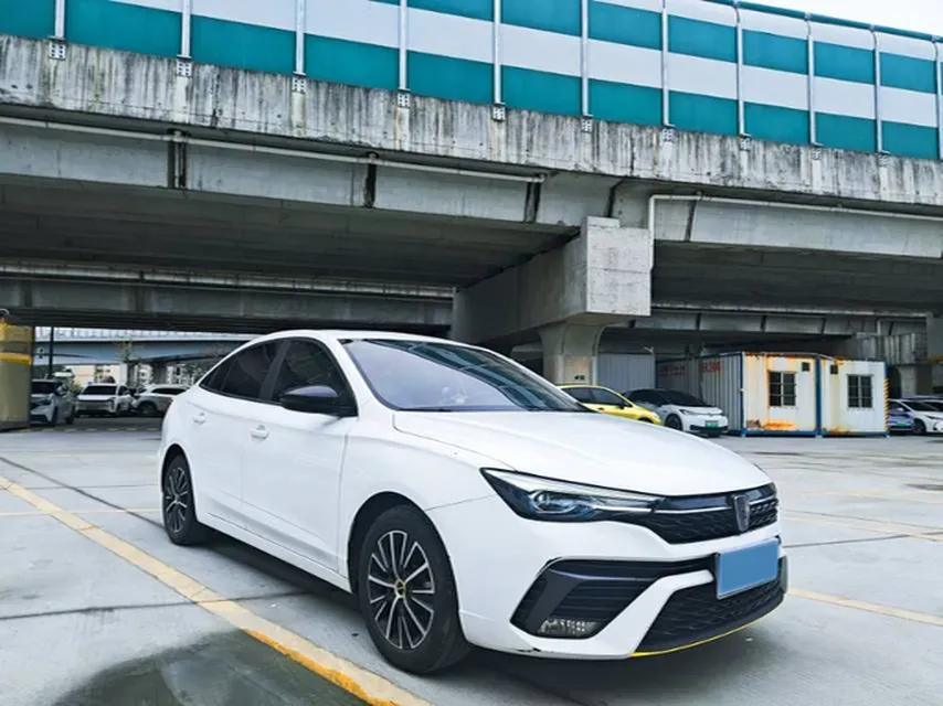 2021 Roewe i5 1.5L 120HP L4 5MT,autocango,china used car exporter,china ev exporter,chinese used car exporter,chinese used ev exporter