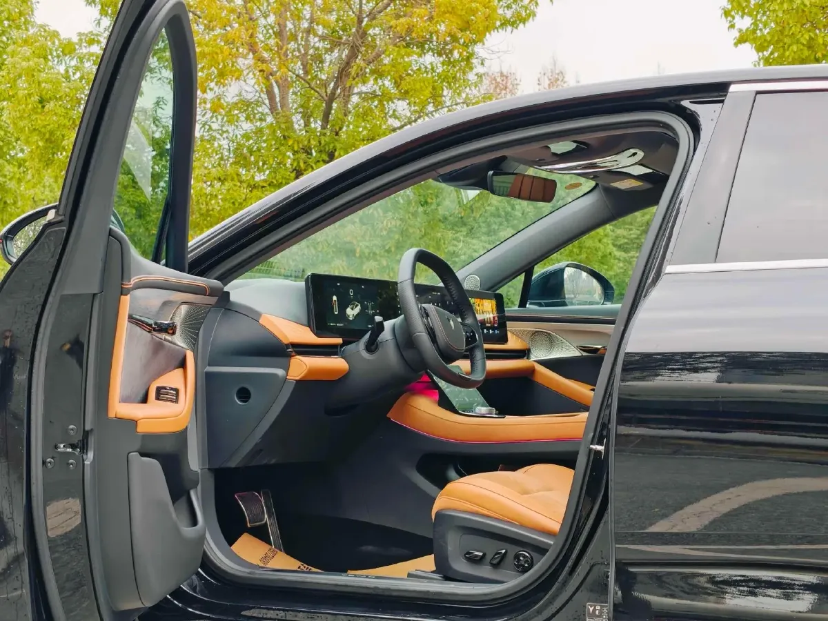 2024 Voyah ZhuiGuang 1.5T 136HP L4 PHEV 43KWH,autocango,china used car exporter,china ev exporter,chinese used car exporter,chinese used ev exporter